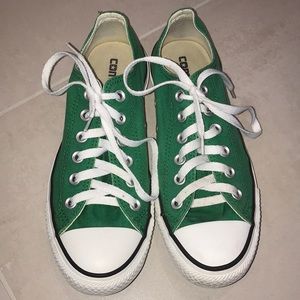 Low top green converse